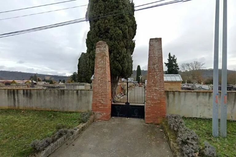 Noah's cemetery, near the primary school and the Garonne. -Google Street View